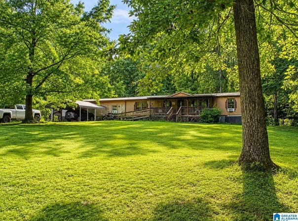 100 MOSS DRIVE, CALERA, AL 35040