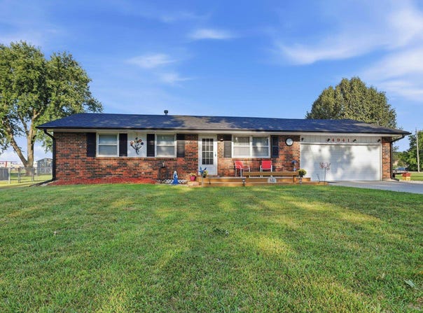 4941 NW Haven RD, Topeka, KS 66617