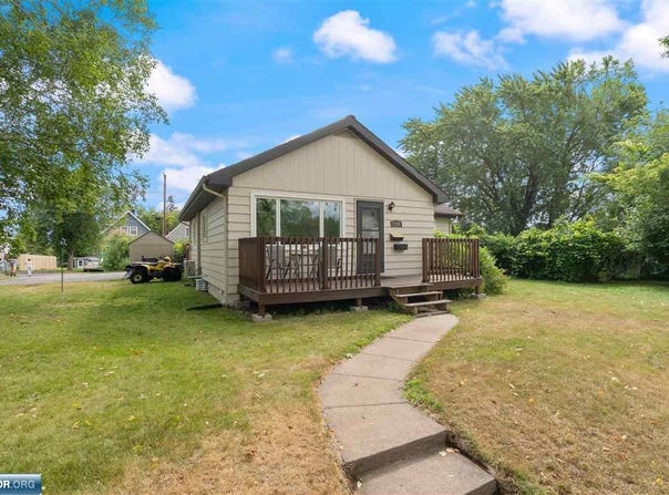 1122 105th Ave W, Duluth, MN 55808