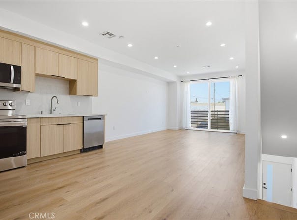 16106 Leadwell St, Van Nuys, CA 91406
