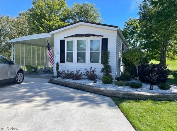 1229 Columbiana Lisbon Road, Columbiana, OH 44408
