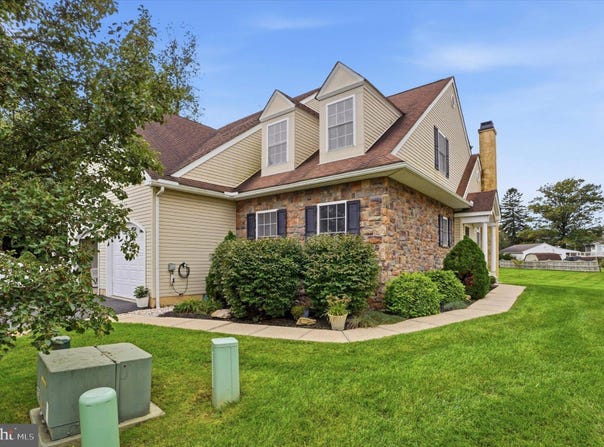 99 WAYNEBROOK Drive, HONEY BROOK, PA 19344