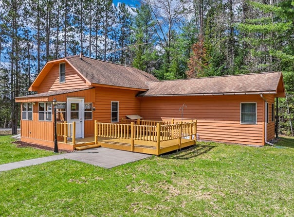 3640 EAGLE WATERS RD, Eagle River, WI 54521