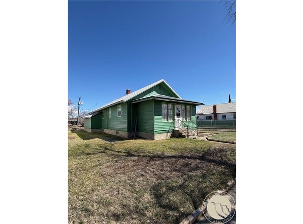 118 A Avenue NW, Harlowton, MT 59036