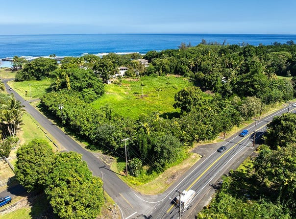 LAEHALA ST, Hilo, HI 96720