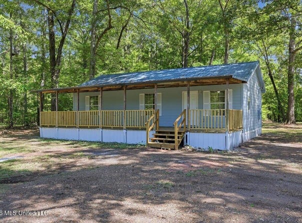 301 Maple Street, Florence, MS 39073