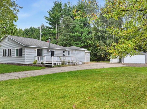 4864 W Saginaw Road, Coleman, MI 48618