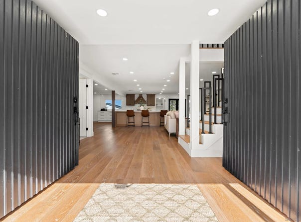 16021 Pomerado, Poway, CA 92064