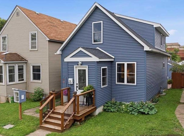 810 N 11th St, Virginia, MN 55792