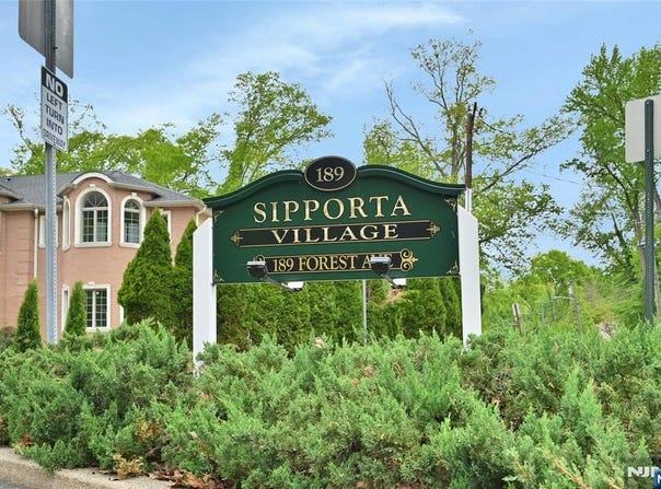 189 Forest, Paramus, NJ 07652