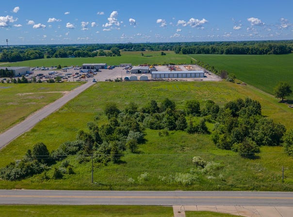 E Division Road, Valparaiso, IN 46383
