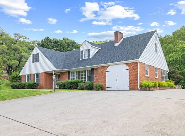 250 Ridge St, Lovingston, VA 22949