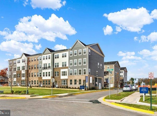 9666 Swallowtail Lane, Manassas, VA 20110