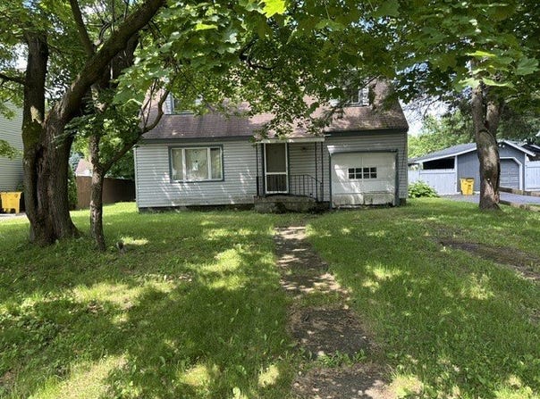 832 Maple Avenue, Elmira, NY 14904
