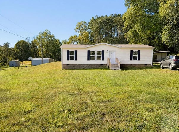 8811 Chatham Rd, Martinsville, VA 24112