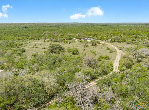 Private Road 1002, Pettus, TX 78146