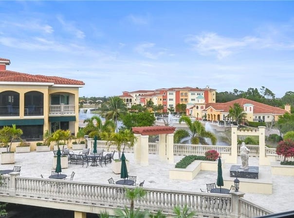 21450 Strada Nuova Cir, ESTERO, FL 33928
