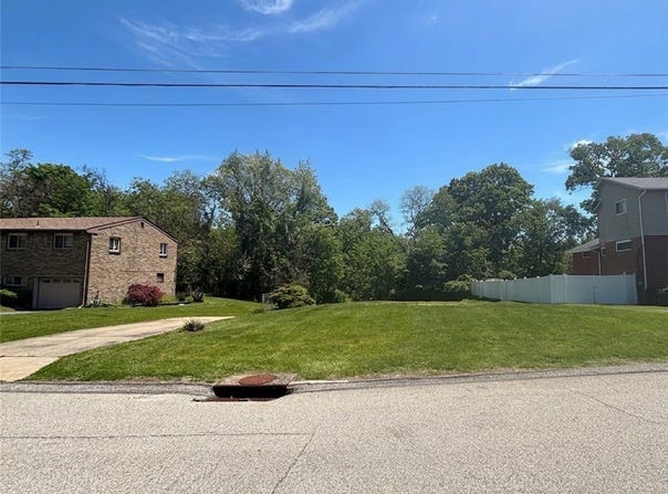 3301 Valewood Dr, Munhall, PA 15120