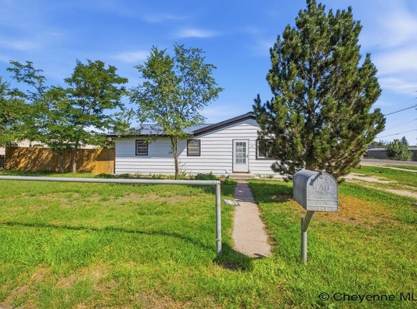 824 E PROSSER RD, Cheyenne, WY 82007