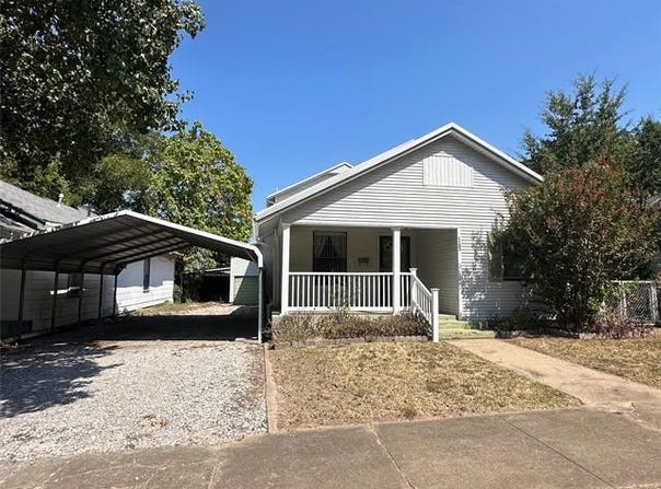 1123 E 9th Street, Okmulgee, OK 74447