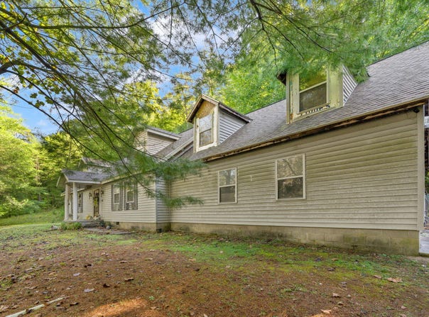 97 Burchett Lane, Staffordsville, KY 41256