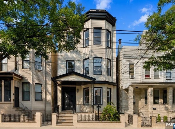 110 Maple, Weehawken, NJ 07086