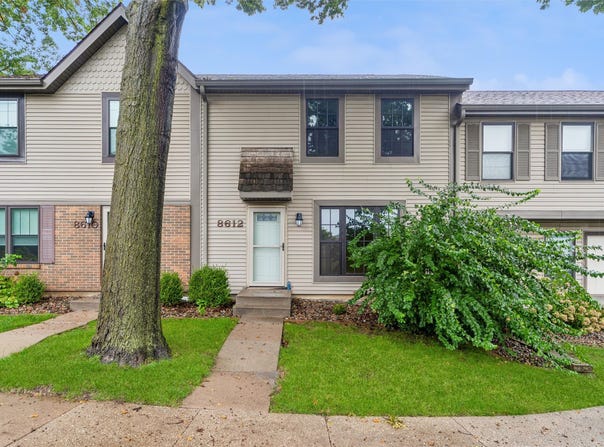 8612 Alpine Drive, Urbandale, IA 50322