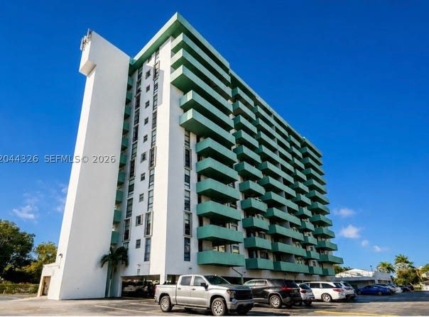 1825 W 44th Pl, Hialeah, FL 33012