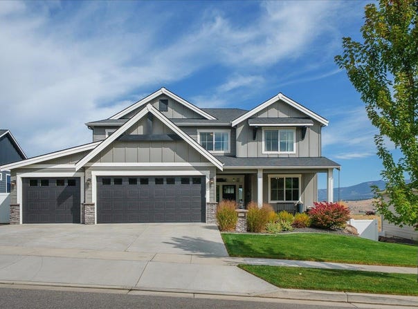 2327 S Fairmont Estates Dr, Greenacres, WA 99016