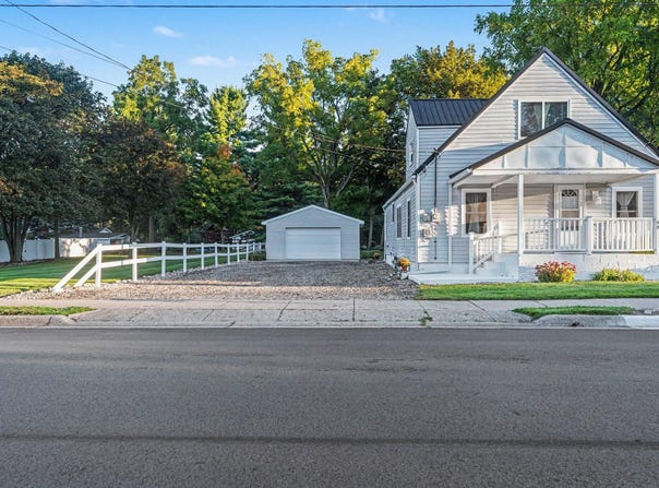 32 Liberty Street, Coldwater, MI 49036
