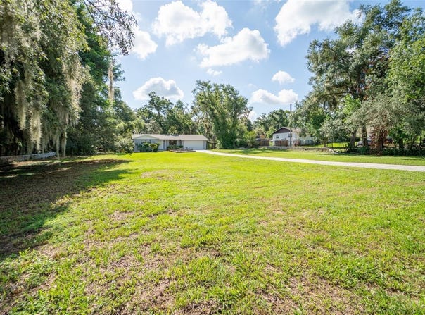 8214 VALRIE Lane, RIVERVIEW, FL 33569