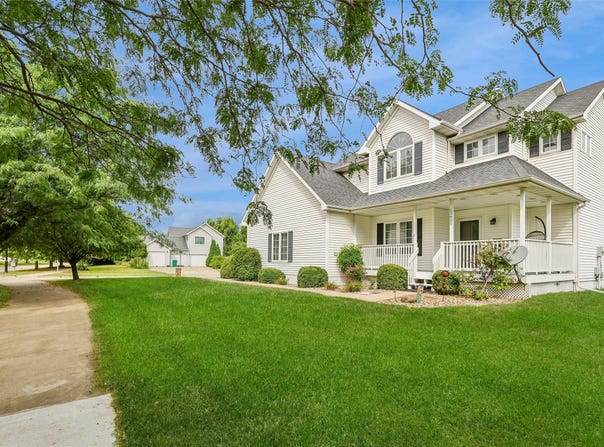 15651 Boston Parkway, Clive, IA 50325