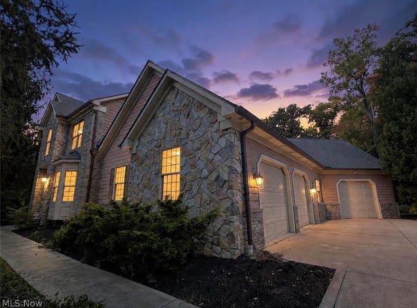 11440 Glenmora Drive, Chardon, OH 44024