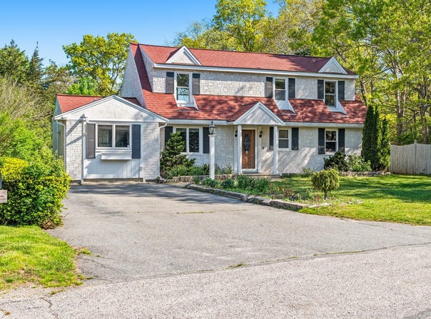 9 E Harbor Circle, Teaticket, MA 02536