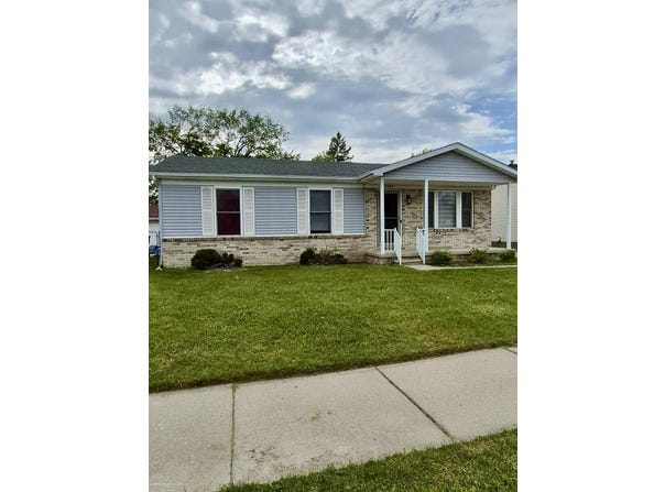 25841 Lehner Court, Roseville, MI 48066