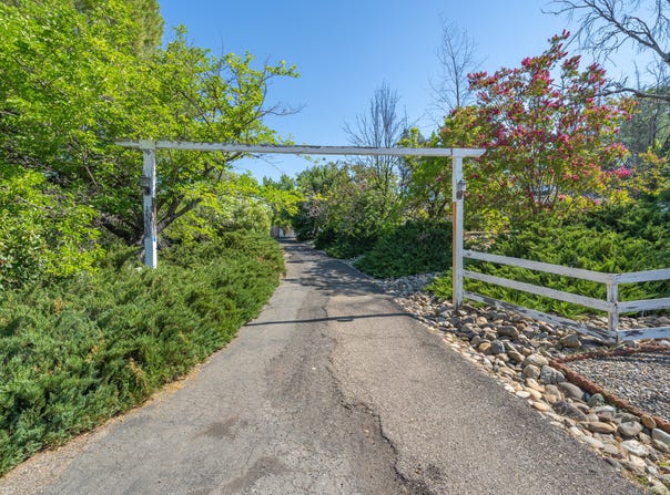 16160 Plateau Circle, Redding, CA 96001
