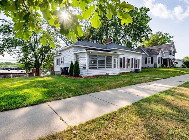 216 3rd Ave S, Onalaska, WI 54650