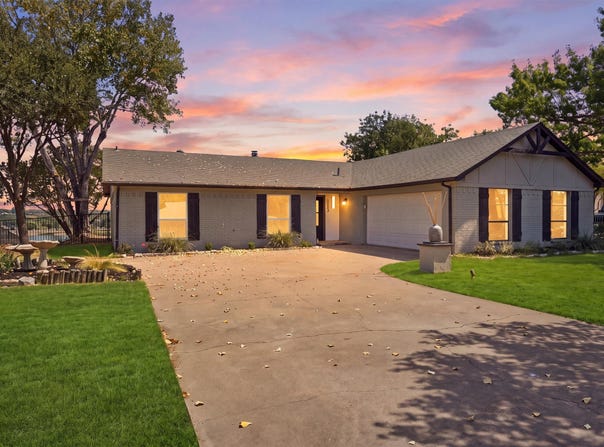 5123 Fairway Circle, Granbury, TX 76049
