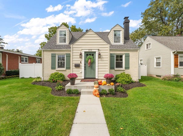 315 Holton Ridge, Crown Point, IN 46307