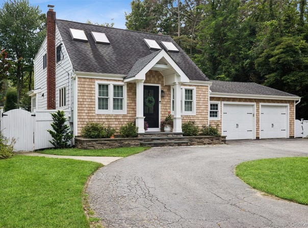 351 Forest Lane, Smithtown, NY 11787