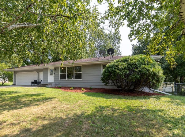 2509 W 140th Street, Burnsville, MN 55337