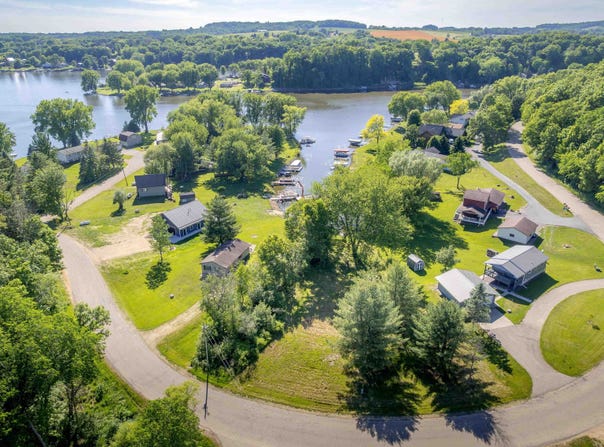 L21 Tanager E Redstone Drive lot: 21, La Valle, WI 53941