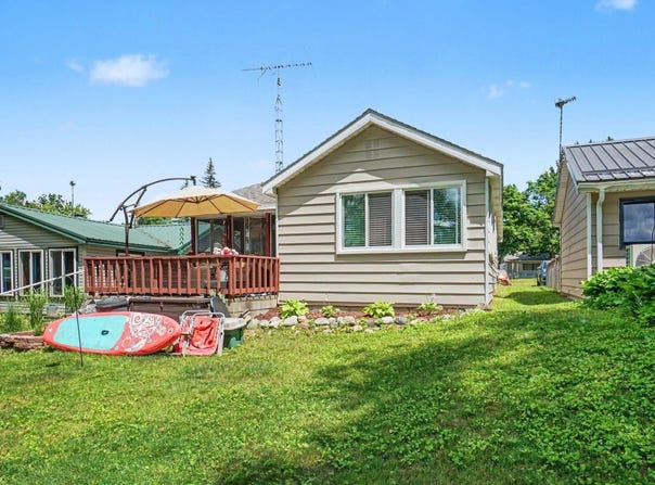 6736 Ridge Road, Harrison, MI 48625