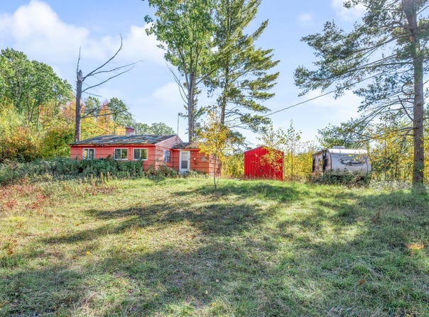 16107 12 Mile Road, Leroy, MI 49655