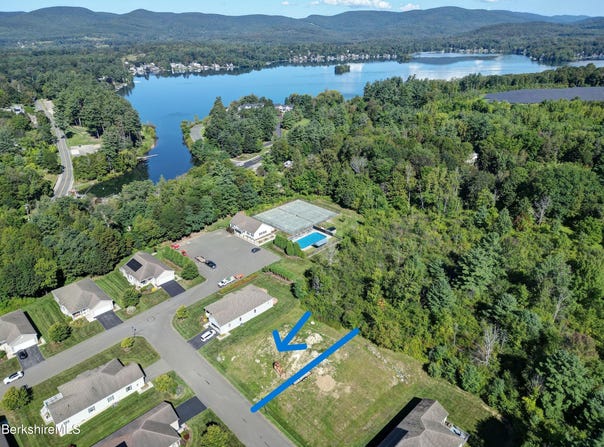 5 Aspen Way, Pittsfield, MA 01201