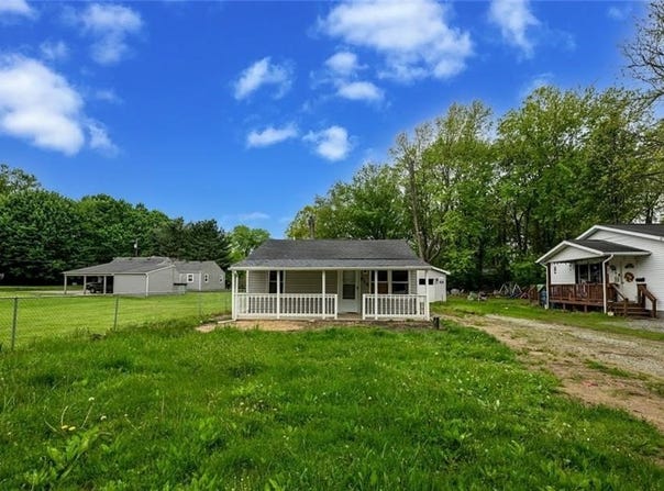 916 Abington Road, Akron, OH 44312