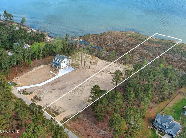 121 Cedarwood Drive, Havelock, NC 28532