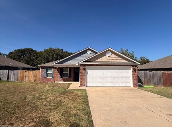 9008 Hayward RD, Fort Smith, AR 72908