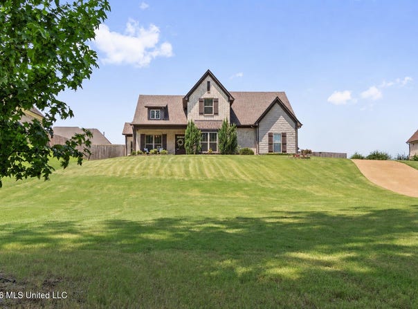 1865 Bakers Trail, Nesbit, MS 38651