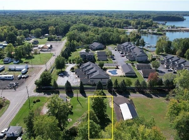 Milton Ave, Lake Milton, OH 44429